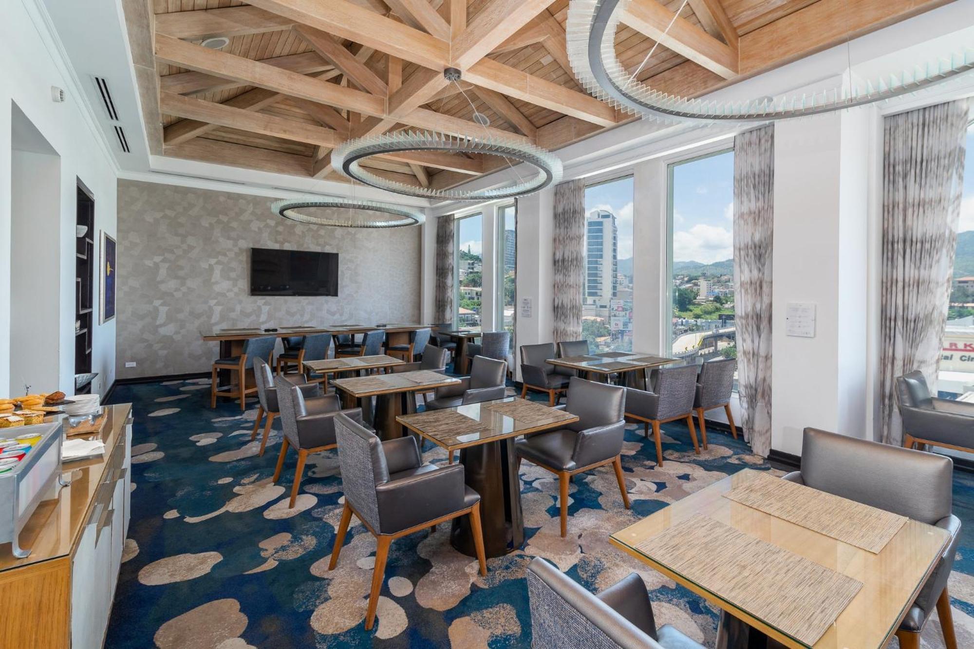 Intercontinental Tegucigalpa At Multiplaza Mall By Ihg Екстериор снимка
